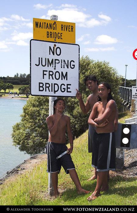 С моста не прыгать, Waitangi River Bridge, Новая Зеландия (Waitangi River Bridge, New Zealand)
