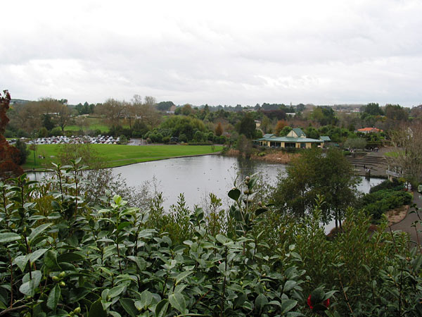 Вид с горки где колокольня стоит, Hamilton, Новая Зеландия (Hamilton, New Zealand)