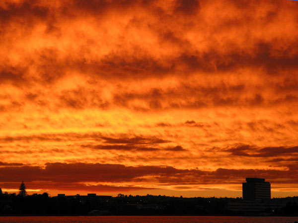 Огненный закат, Озеро Пупуке, Окленд, Новая Зеландия (Lake Pupuke, Auckland, New Zealand)