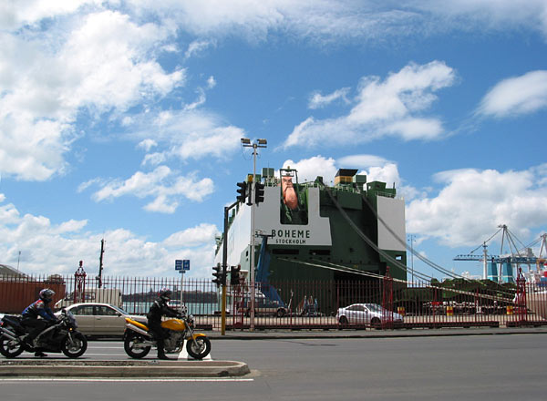 Автомобилевоз. Морской порт. Центральный Окленд, Quay St, Auckland, New Zealand