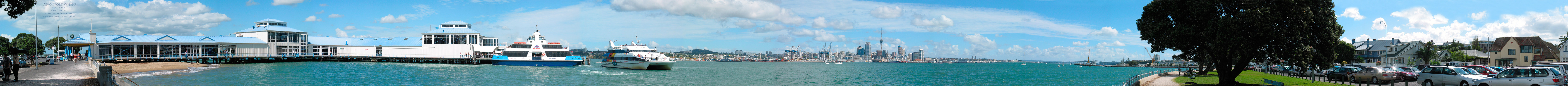 Девонпорт, вид на центральный Окленд, Харбор Бридж.  Devonprt Wharf, Auckland City, Harbour Bridge, Auckland, New Zealand